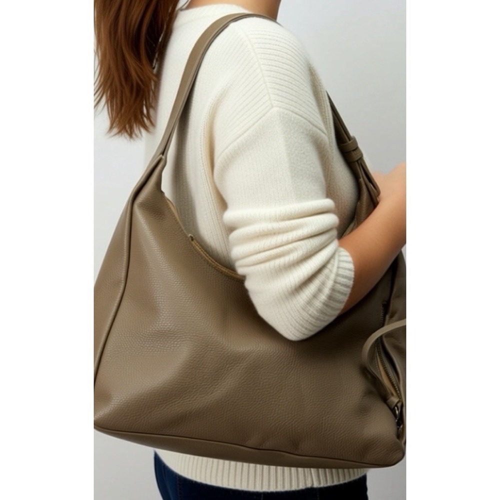 Tote le monde- Spacious Taupe Pebbled Tote Shoulder Bag